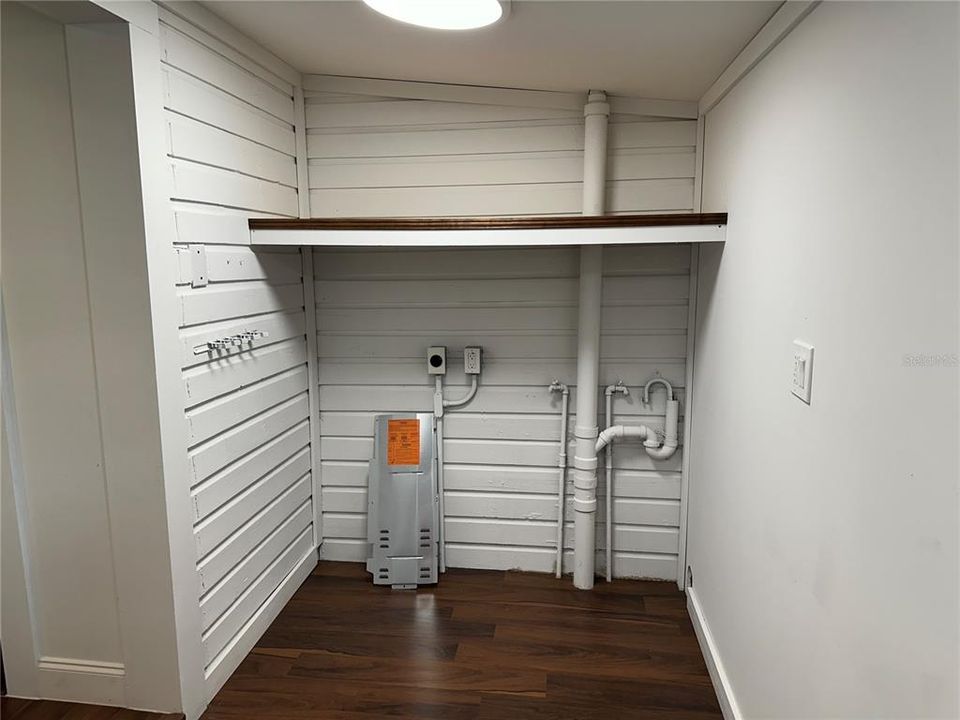 For Rent: $2,500 (3 beds, 2 baths, 1200 Square Feet)