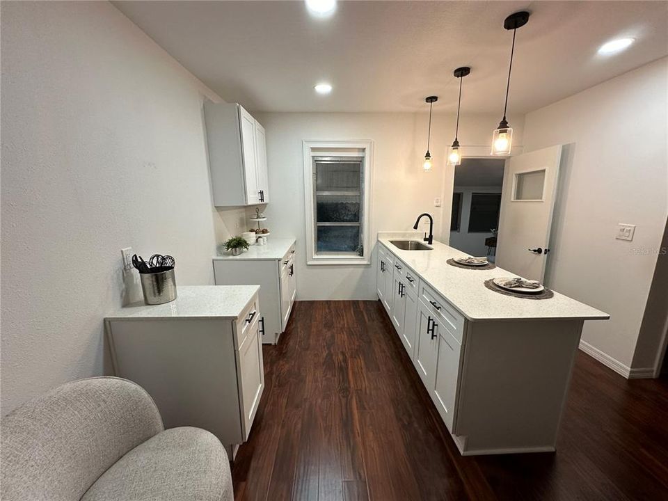 For Rent: $2,500 (3 beds, 2 baths, 1200 Square Feet)