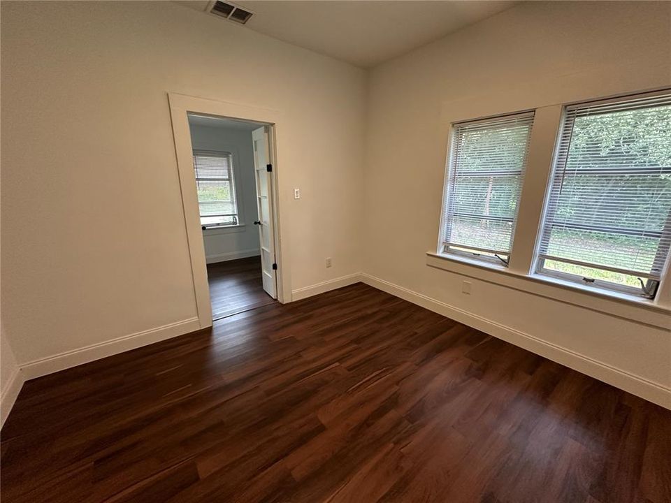 For Rent: $2,500 (3 beds, 2 baths, 1200 Square Feet)