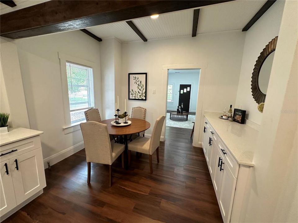 For Rent: $2,500 (3 beds, 2 baths, 1200 Square Feet)