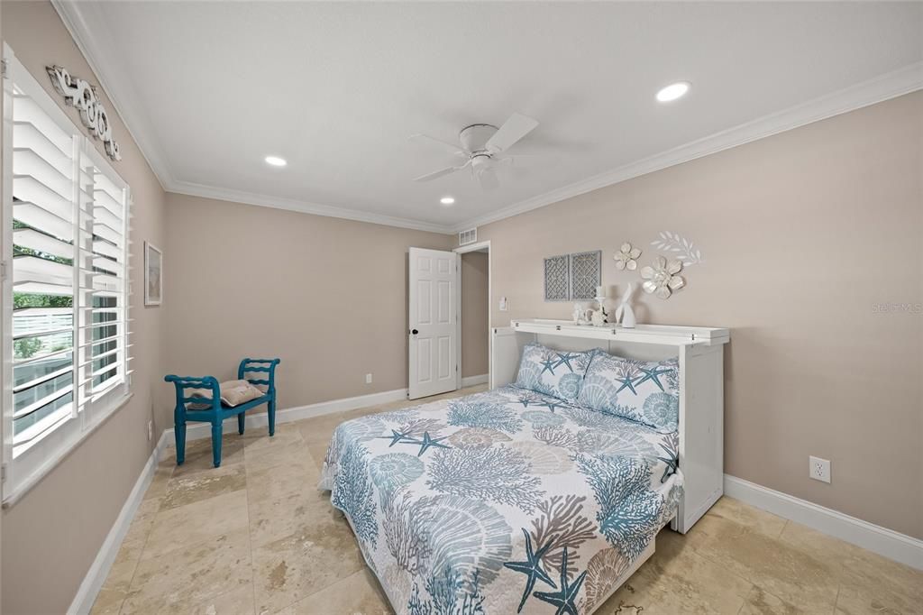 For Sale: $699,000 (2 beds, 2 baths, 1200 Square Feet)