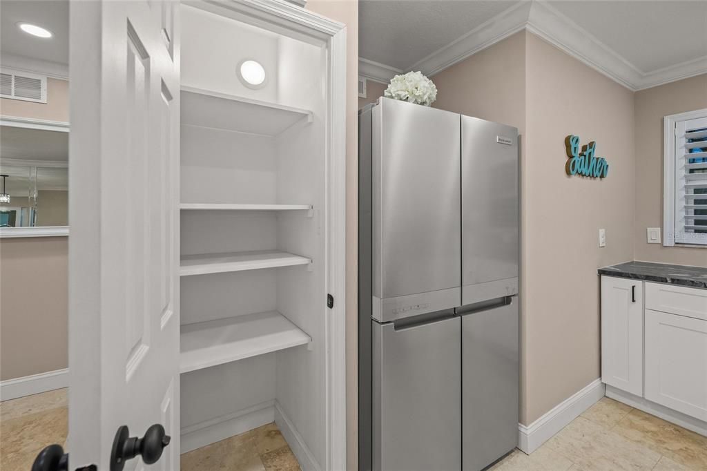 For Sale: $699,000 (2 beds, 2 baths, 1200 Square Feet)