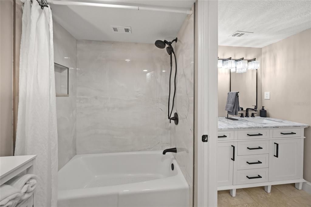 For Sale: $699,000 (2 beds, 2 baths, 1200 Square Feet)