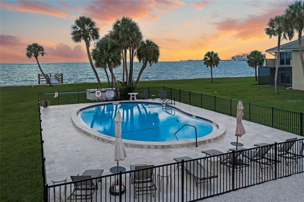 For Sale: $699,000 (2 beds, 2 baths, 1200 Square Feet)
