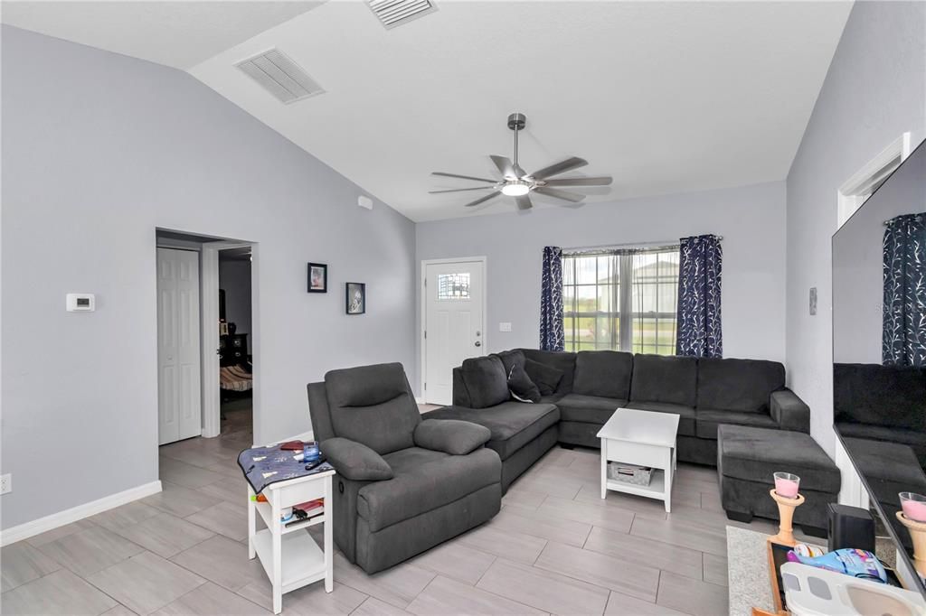 For Sale: $254,900 (3 beds, 2 baths, 1232 Square Feet)