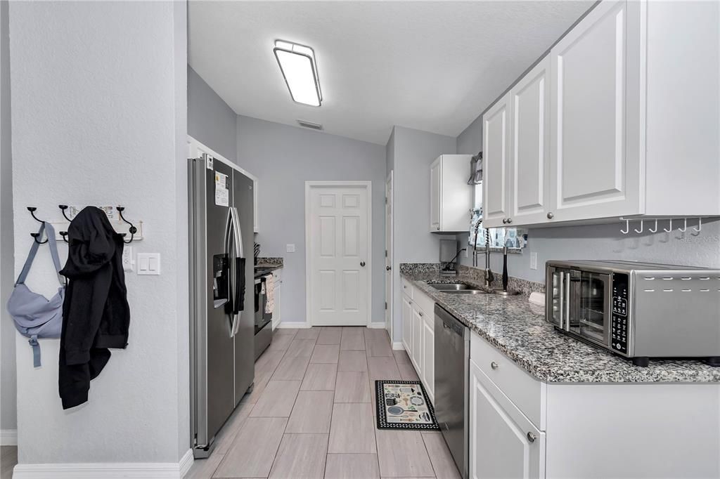 For Sale: $254,900 (3 beds, 2 baths, 1232 Square Feet)