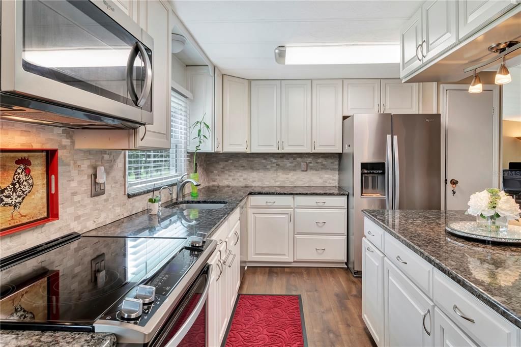 待售: $179,400 (2 贝兹, 2 浴室, 1631 平方英尺)