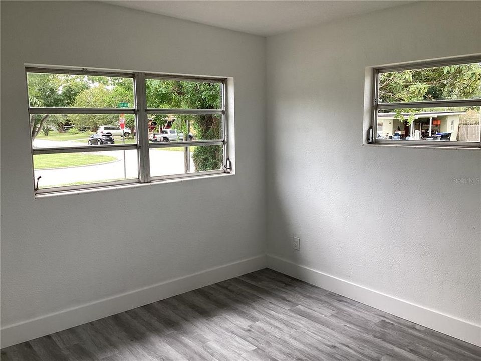 For Sale: $448,000 (3 beds, 2 baths, 1318 Square Feet)