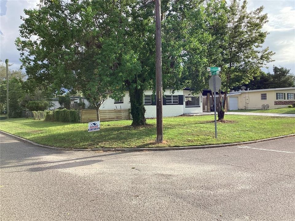 For Sale: $448,000 (3 beds, 2 baths, 1318 Square Feet)