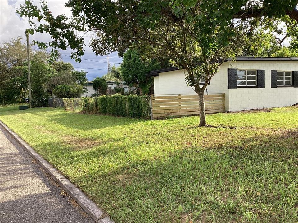 For Sale: $448,000 (3 beds, 2 baths, 1318 Square Feet)