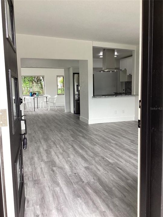 For Sale: $448,000 (3 beds, 2 baths, 1318 Square Feet)