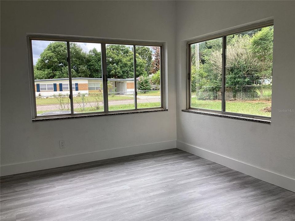 For Sale: $448,000 (3 beds, 2 baths, 1318 Square Feet)
