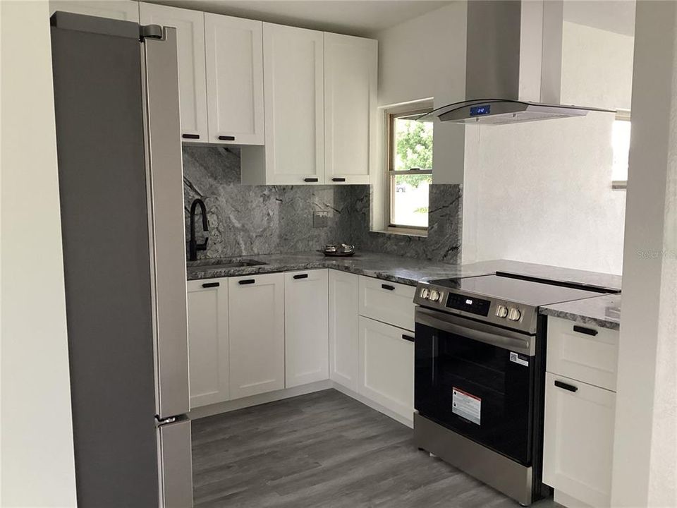 For Sale: $448,000 (3 beds, 2 baths, 1318 Square Feet)