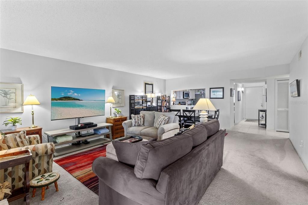 For Sale: $205,000 (3 beds, 2 baths, 1618 Square Feet)
