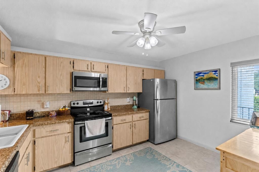 For Sale: $205,000 (3 beds, 2 baths, 1618 Square Feet)
