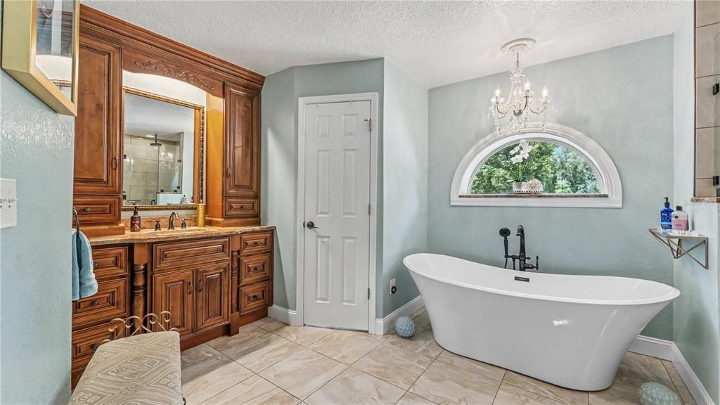 待售: $1,125,000 (4 贝兹, 2 浴室, 3661 平方英尺)