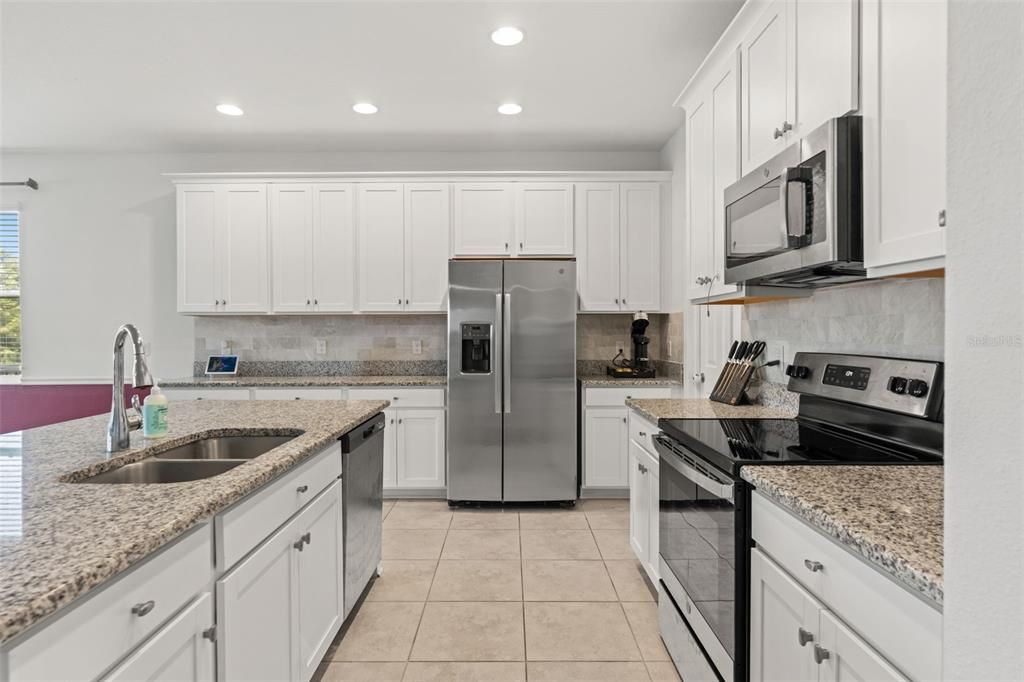 For Sale: $485,000 (4 beds, 2 baths, 2849 Square Feet)