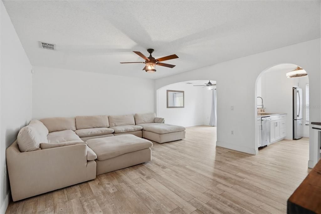 For Sale: $269,995 (3 beds, 2 baths, 1670 Square Feet)
