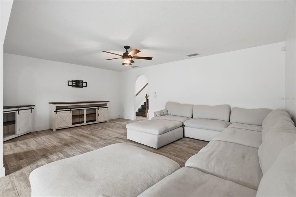 For Sale: $269,995 (3 beds, 2 baths, 1670 Square Feet)