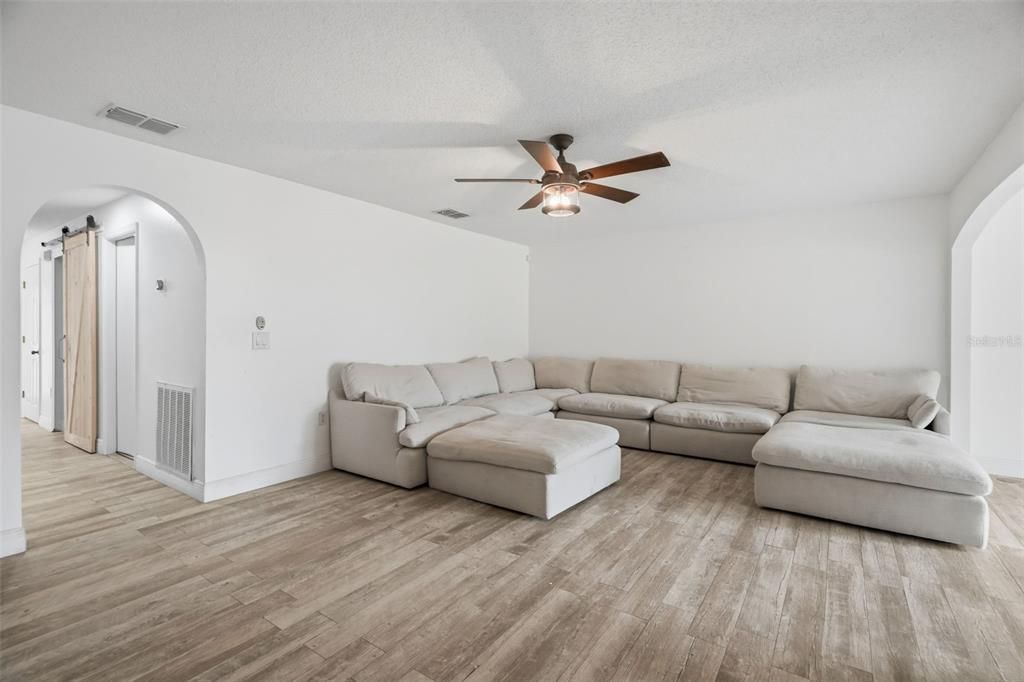 For Sale: $269,995 (3 beds, 2 baths, 1670 Square Feet)