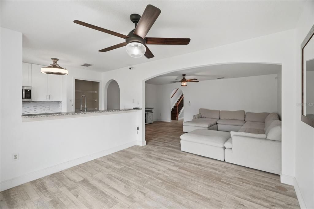 For Sale: $269,995 (3 beds, 2 baths, 1670 Square Feet)