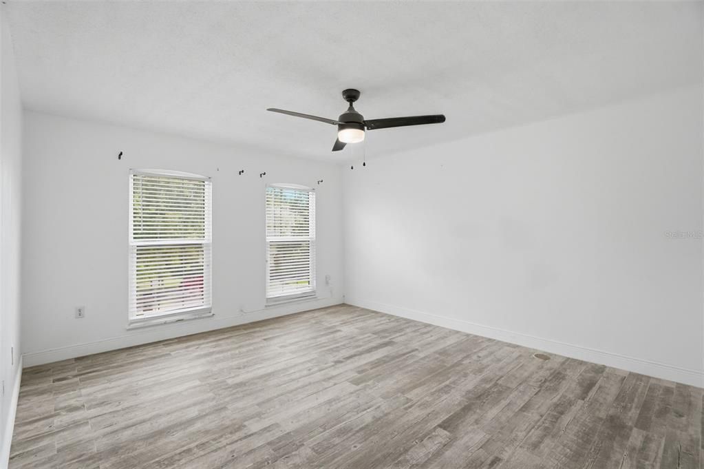 For Sale: $269,995 (3 beds, 2 baths, 1670 Square Feet)