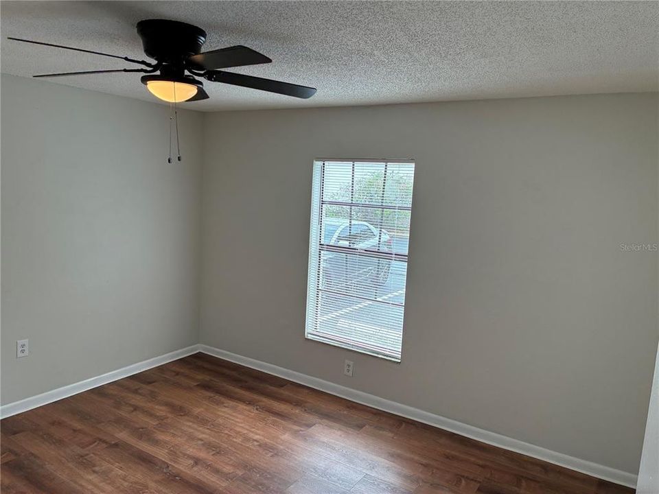 For Rent: $1,450 (2 beds, 1 baths, 900 Square Feet)