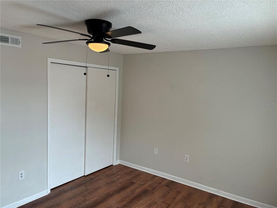 For Rent: $1,450 (2 beds, 1 baths, 900 Square Feet)