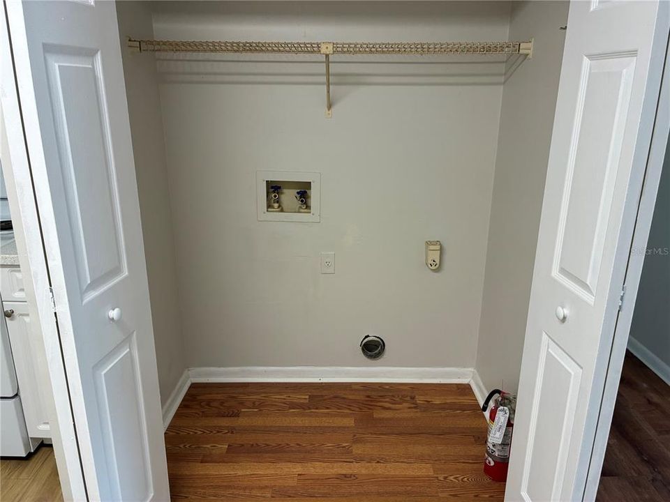 For Rent: $1,450 (2 beds, 1 baths, 900 Square Feet)
