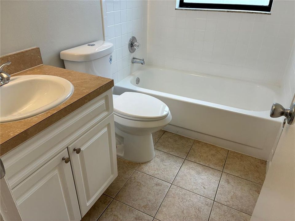 For Rent: $1,450 (2 beds, 1 baths, 900 Square Feet)