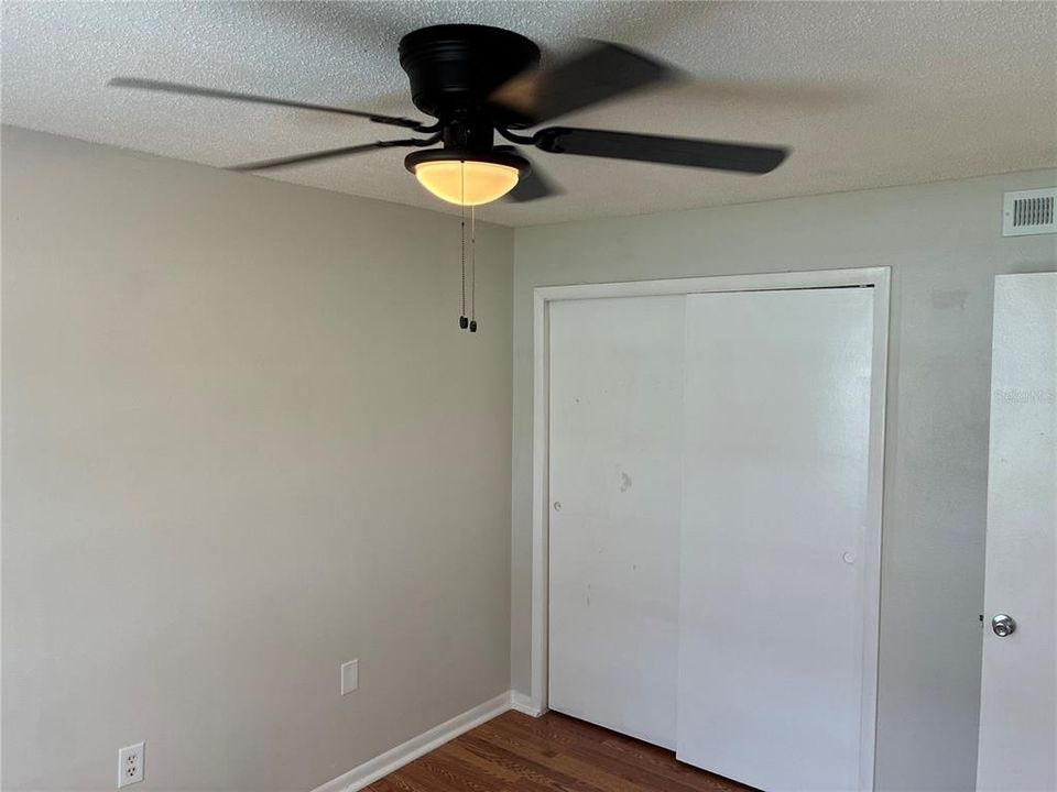 For Rent: $1,450 (2 beds, 1 baths, 900 Square Feet)