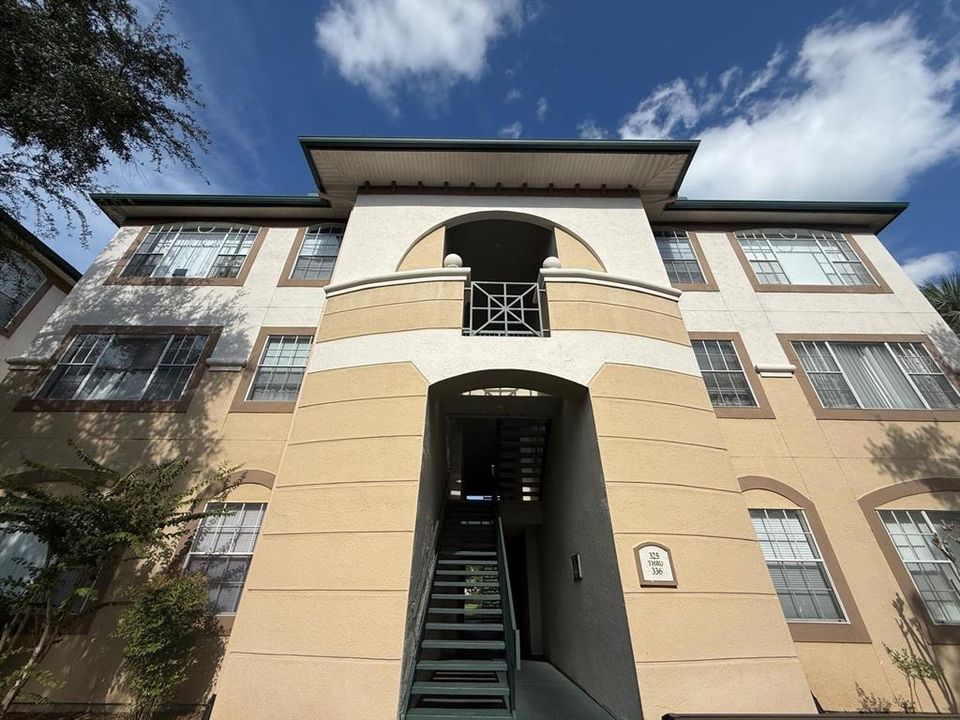 For Rent: $1,650 (2 beds, 2 baths, 1032 Square Feet)