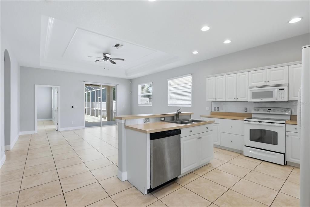 For Sale: $463,500 (3 beds, 2 baths, 1615 Square Feet)