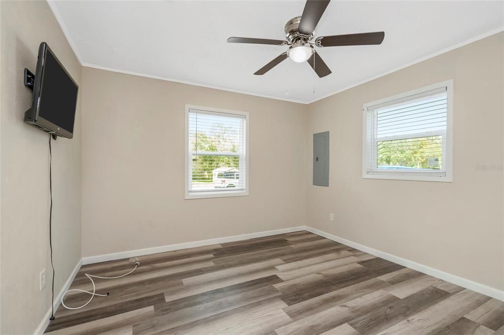 For Sale: $230,000 (2 beds, 2 baths, 1144 Square Feet)