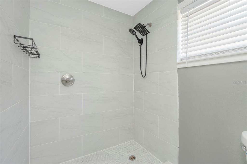 For Sale: $230,000 (2 beds, 2 baths, 1144 Square Feet)
