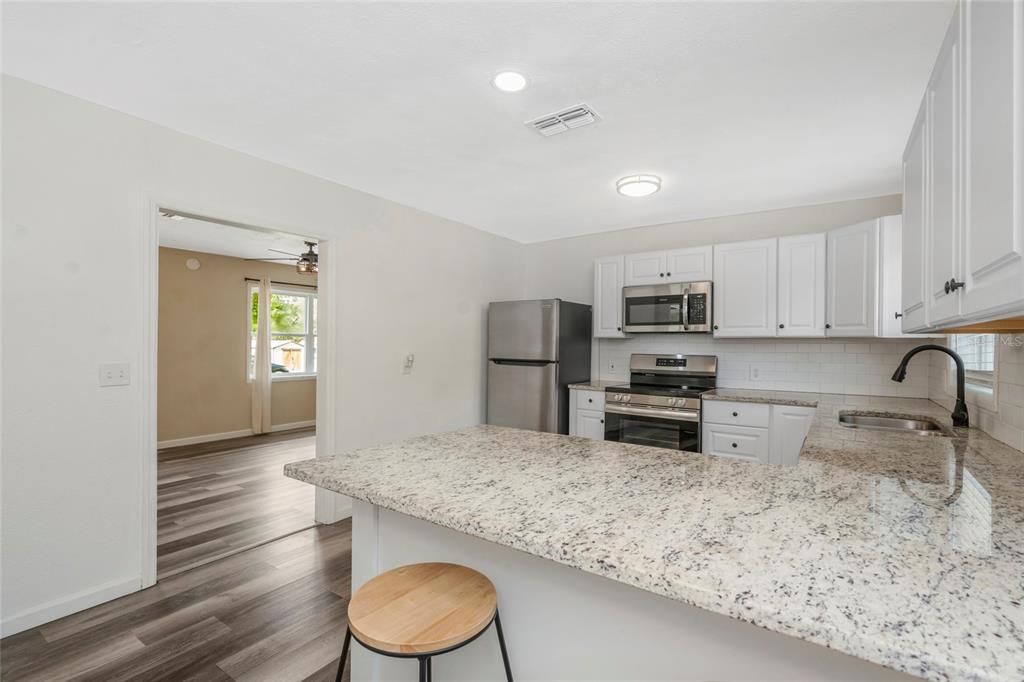 For Sale: $230,000 (2 beds, 2 baths, 1144 Square Feet)