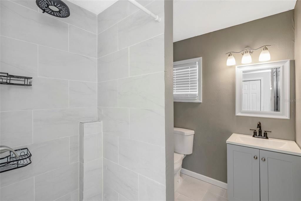 For Sale: $230,000 (2 beds, 2 baths, 1144 Square Feet)