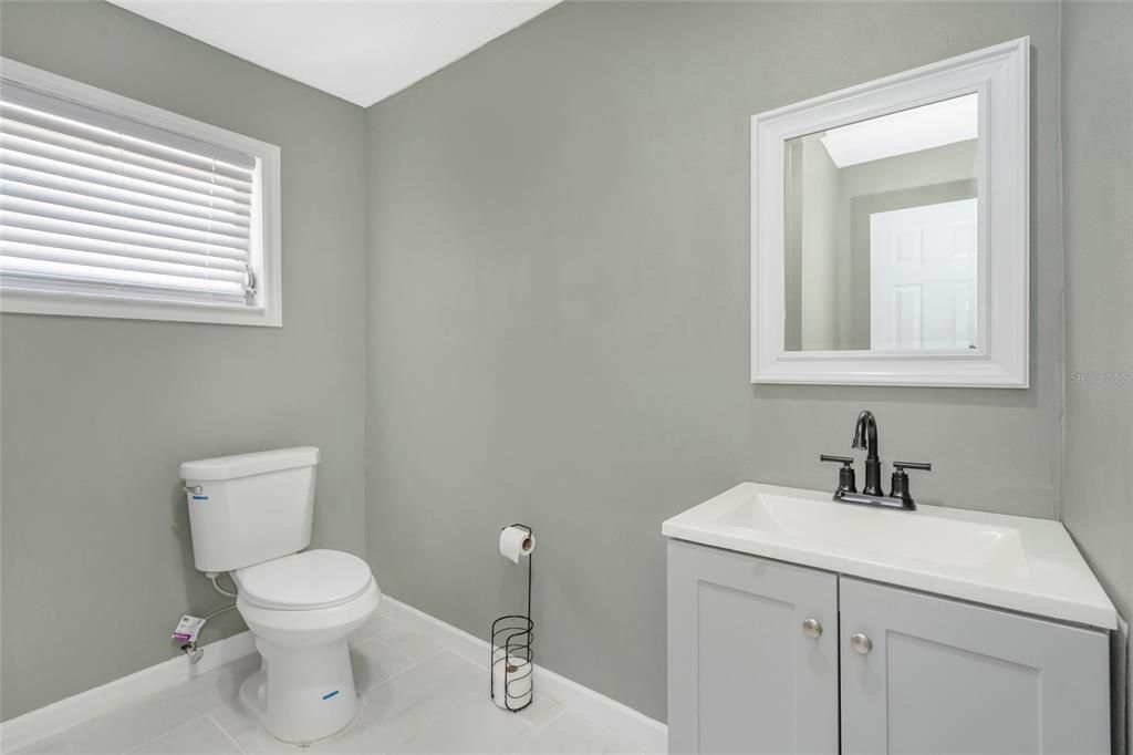 For Sale: $230,000 (2 beds, 2 baths, 1144 Square Feet)