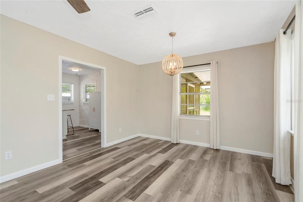 For Sale: $230,000 (2 beds, 2 baths, 1144 Square Feet)