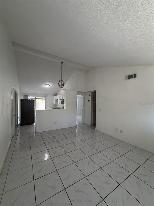 For Sale: $315,900 (3 beds, 2 baths, 1143 Square Feet)