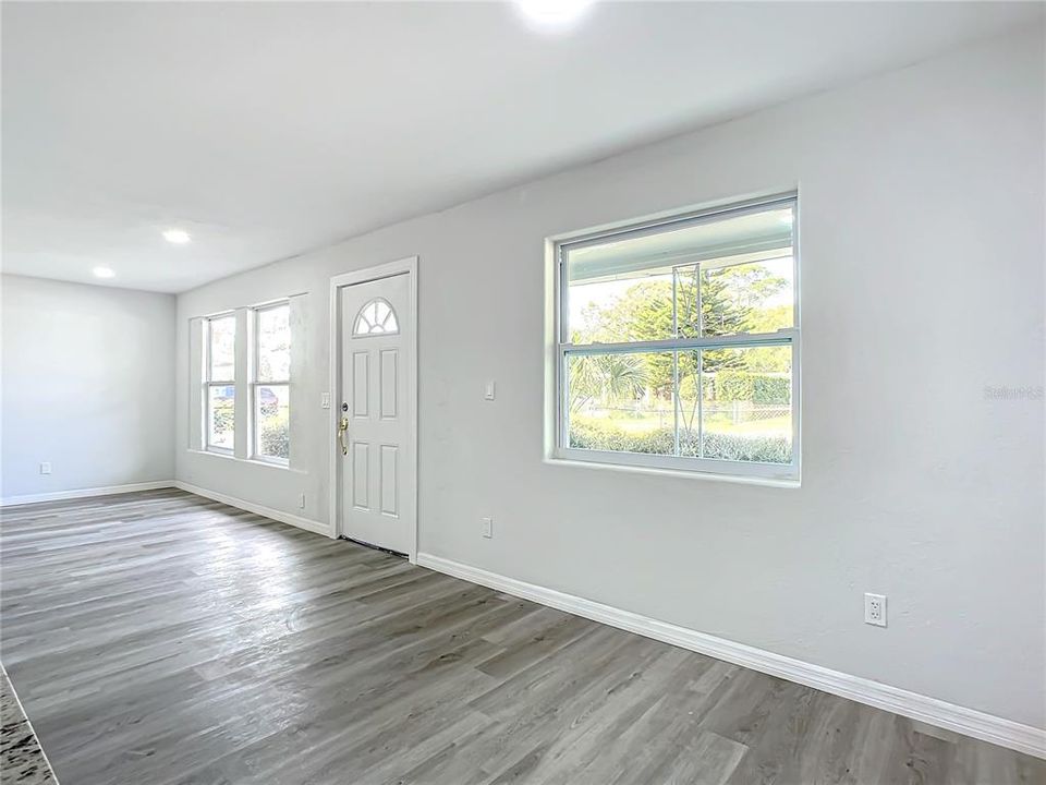 For Rent: $2,250 (4 beds, 2 baths, 1450 Square Feet)