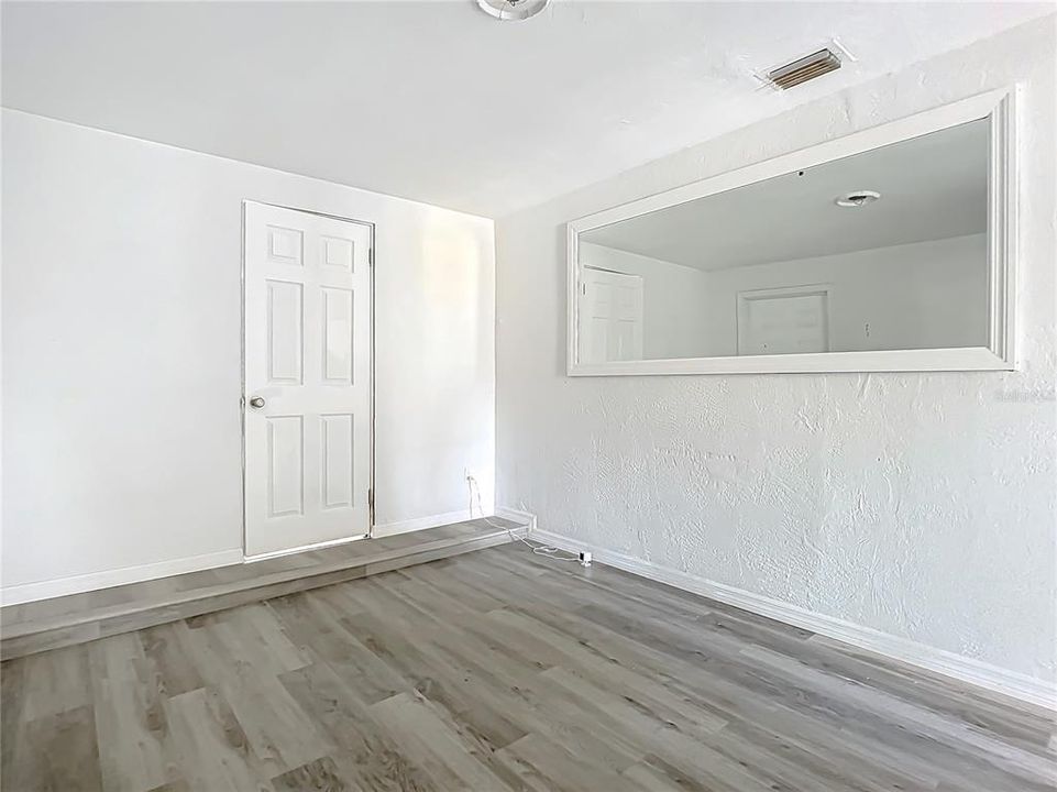 For Rent: $2,250 (4 beds, 2 baths, 1450 Square Feet)
