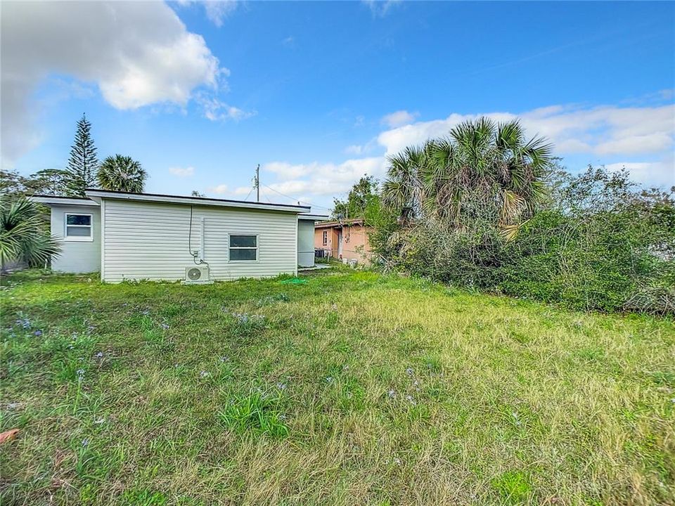 For Rent: $2,250 (4 beds, 2 baths, 1450 Square Feet)