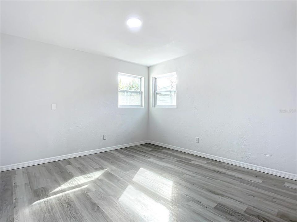 For Rent: $2,250 (4 beds, 2 baths, 1450 Square Feet)