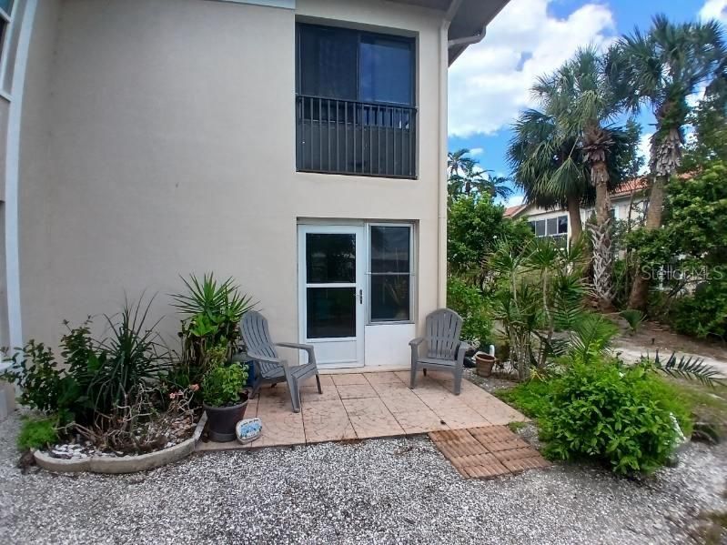 For Rent: $1,675 (1 beds, 1 baths, 860 Square Feet)