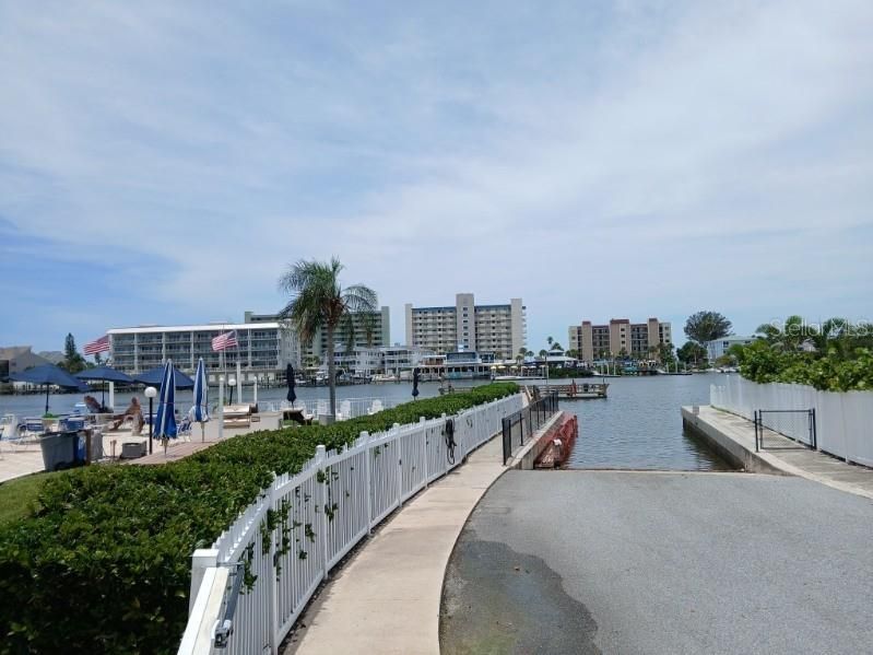 For Rent: $1,675 (1 beds, 1 baths, 860 Square Feet)