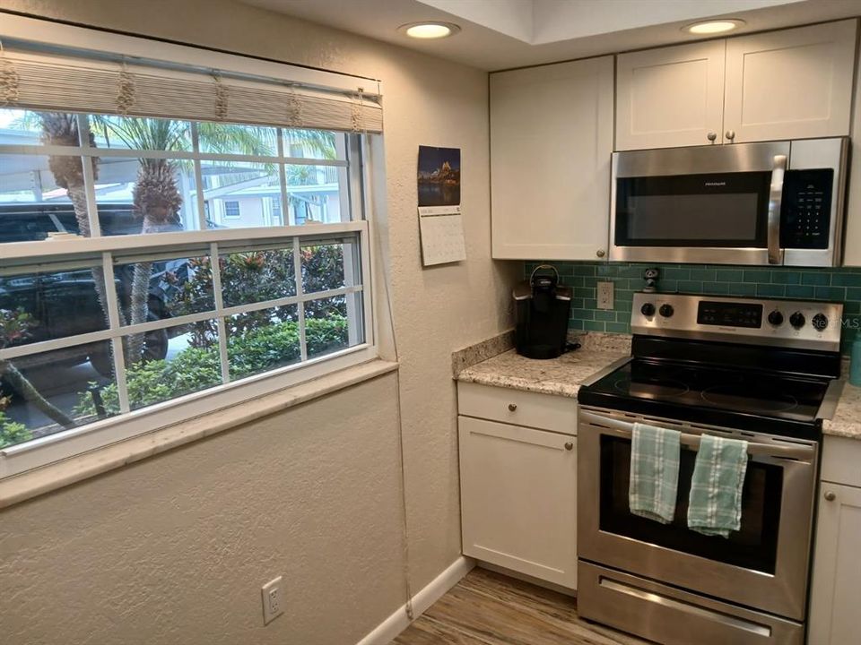 For Rent: $1,675 (1 beds, 1 baths, 860 Square Feet)