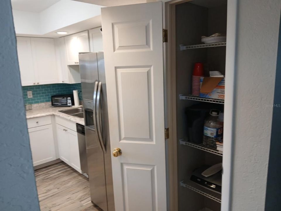 For Rent: $1,675 (1 beds, 1 baths, 860 Square Feet)