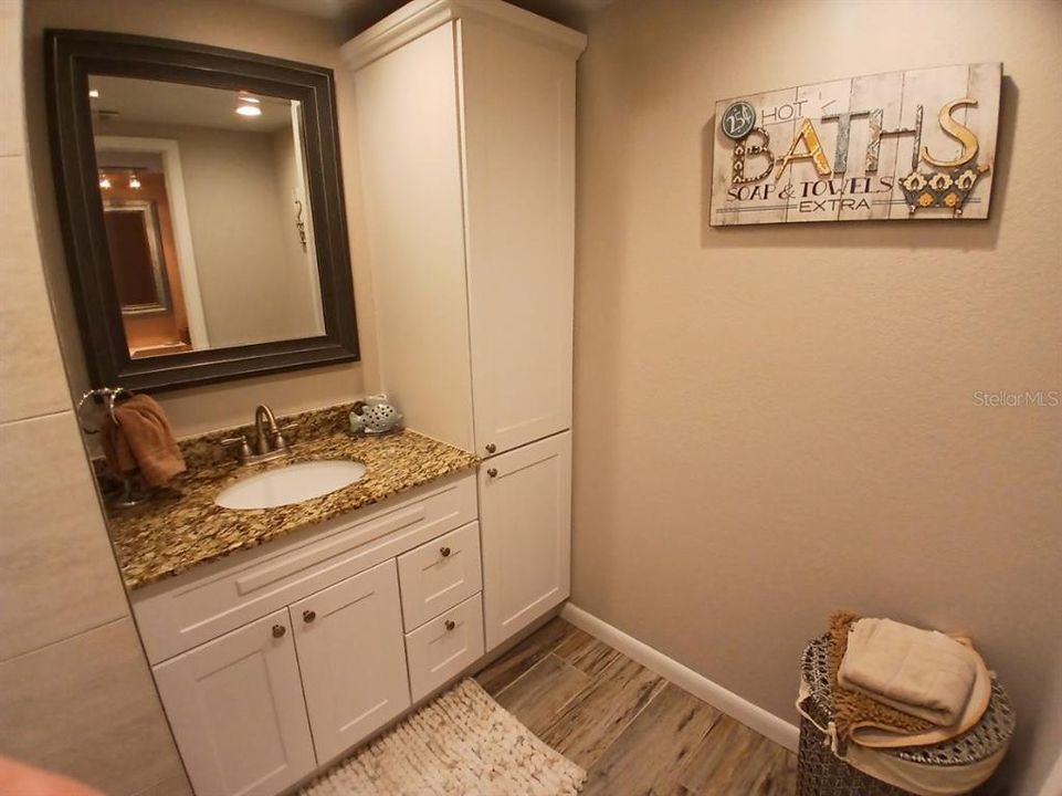 For Rent: $1,675 (1 beds, 1 baths, 860 Square Feet)