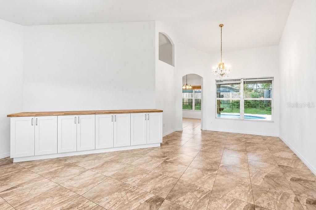 En Venta: $429,900 (4 camas, 3 baños, 2052 Pies cuadrados)